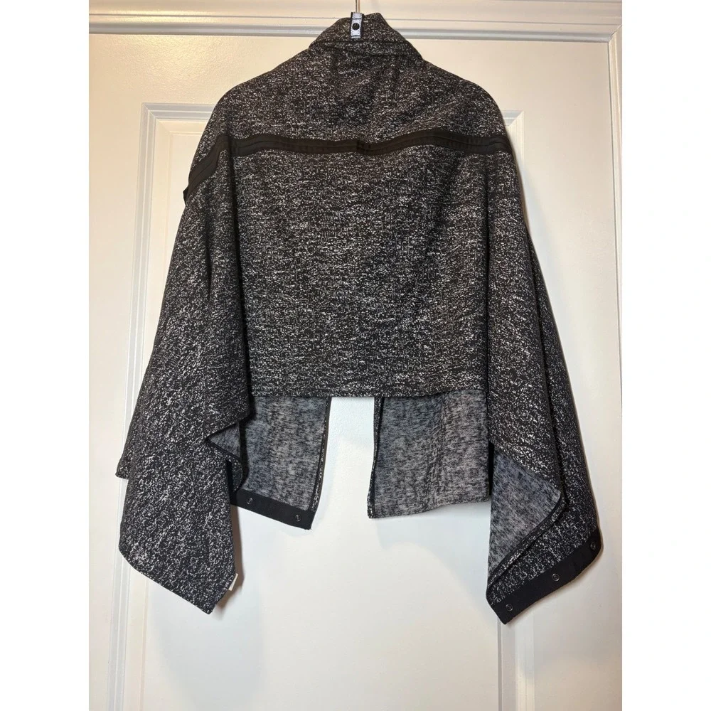 Lululemon Vinyasa Wrap Scarf‎ Cardigan Black White Space Dye Snap Convertible